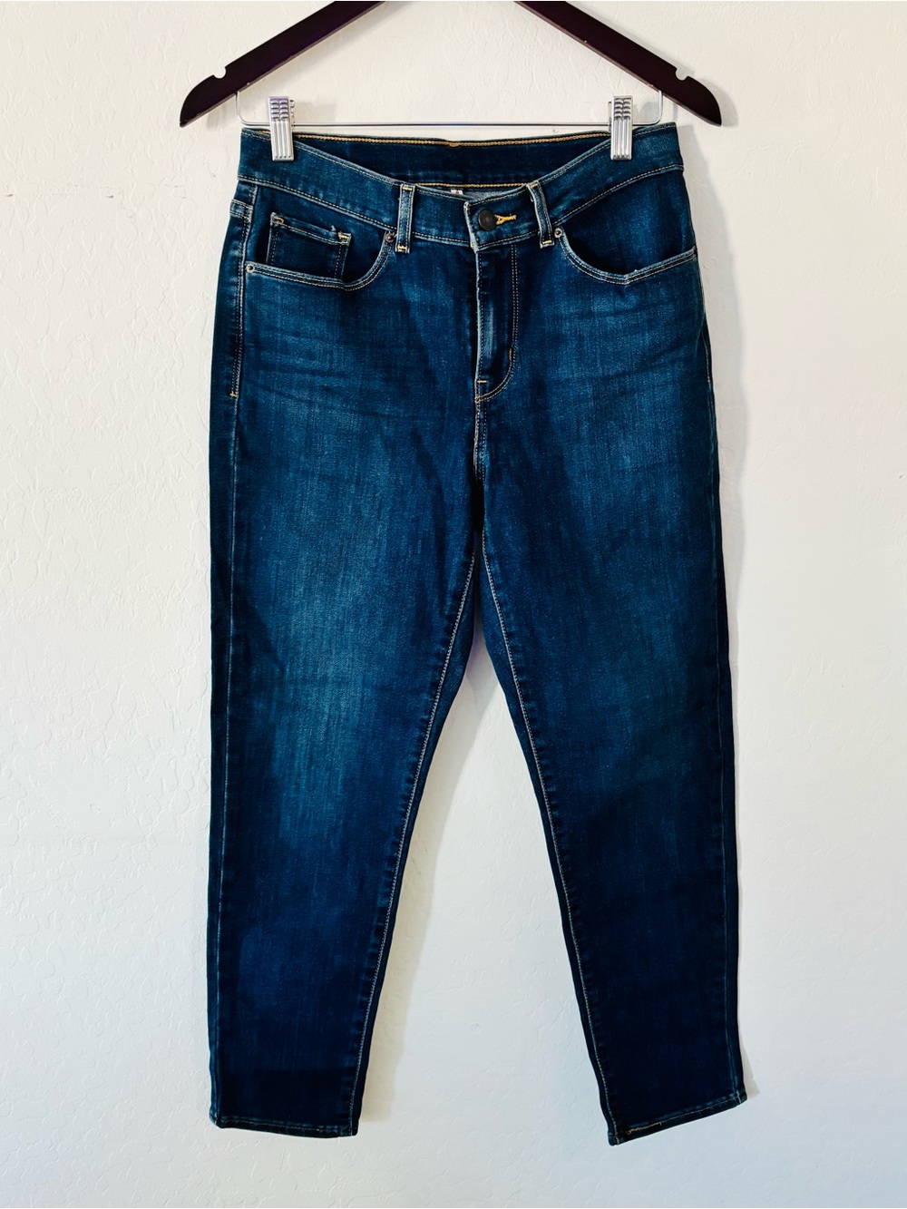 Levi’s 711 Skinny Jeans Women’s Size 4 Medium Wash Mid Rise Stretch Denim